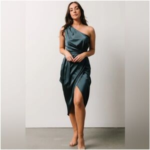 Emerald One-Shoulder Green Dress